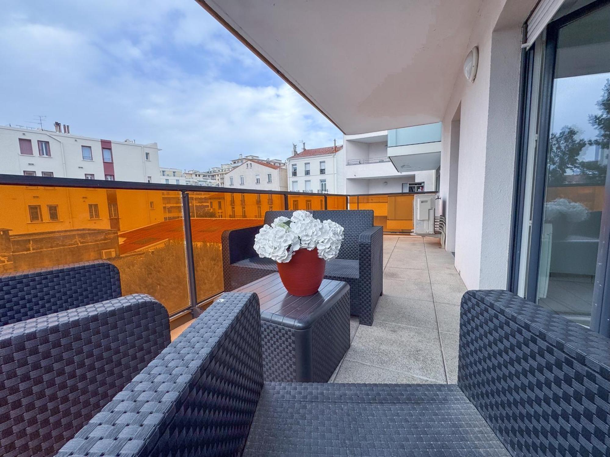 Bel Appartement Climatise & Parking Перпинян Екстериор снимка